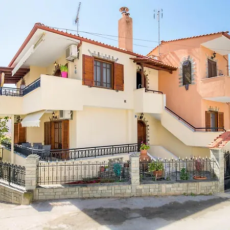 Anagnostou Апартаменты *